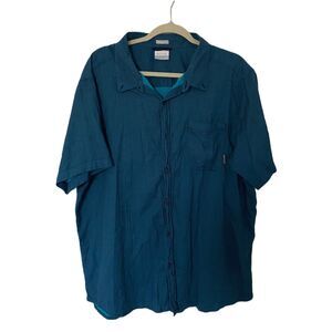 Columbia Active Fit Green Short Sleeve Button Down XXL (small discoloration)